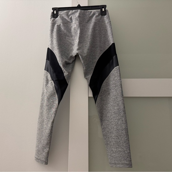 Calvin Klein Leggings with waistband pocket - Picture 2 of 4